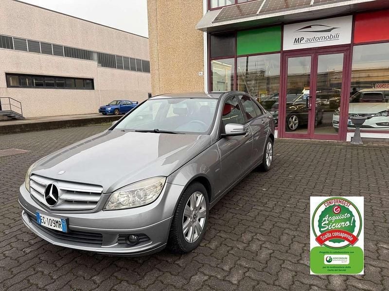 Argento Usata 2011 Mercedes C220 Executive Tre volumi | 6490 € (Buon prezzo) - Immagine 1/4