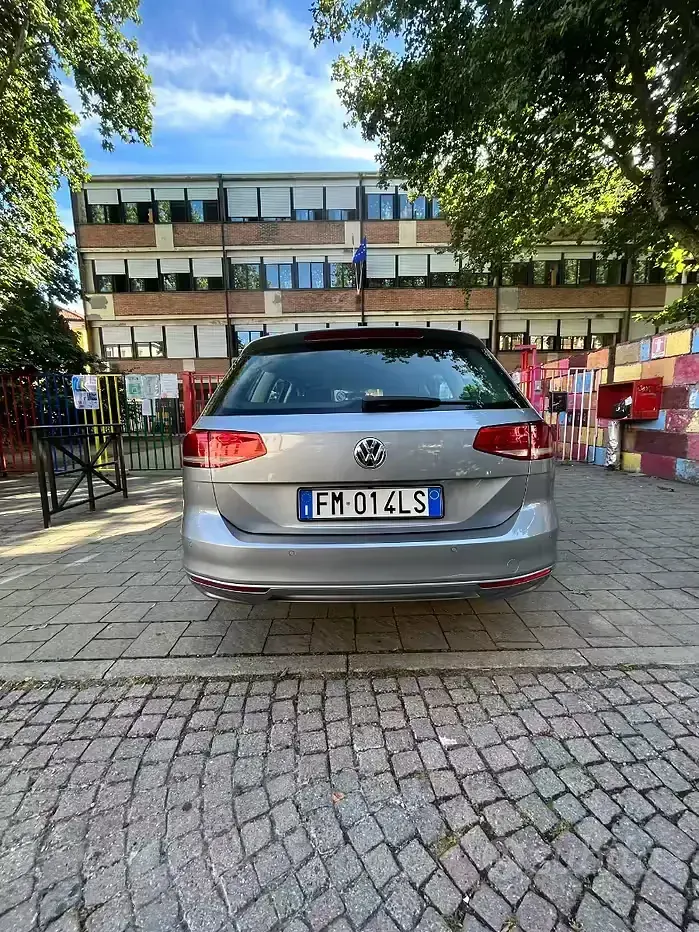 Usata VW Passat 120 CV (88 kW) 2018 Grigio Station wagon