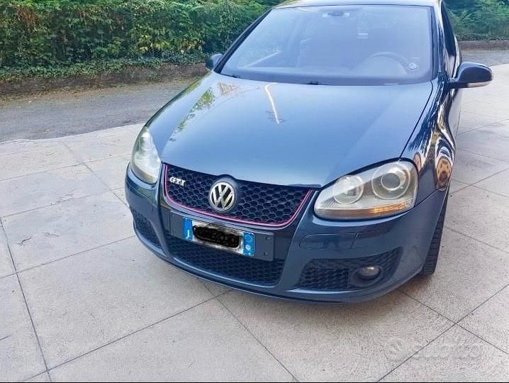 Blu Usata 2005 VW Golf V | 6500 € - Immagine 1/4