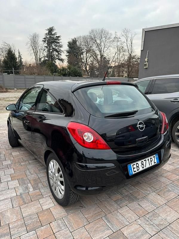 Usata Opel Corsa Club 80 CV (58 kW) 2009 Coupé