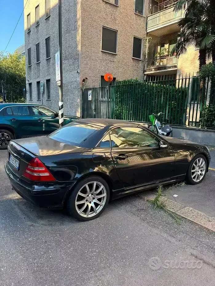 Usata Mercedes SLK200 192 CV (141 kW) 2022 Nero Cabrio