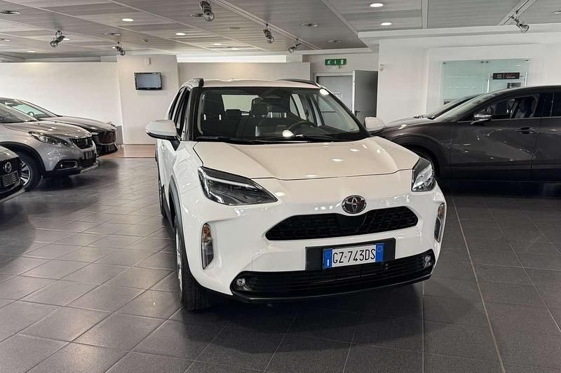 Usata Toyota Yaris Cross Active 116 CV (85 kW) 2025 Bianco SUV