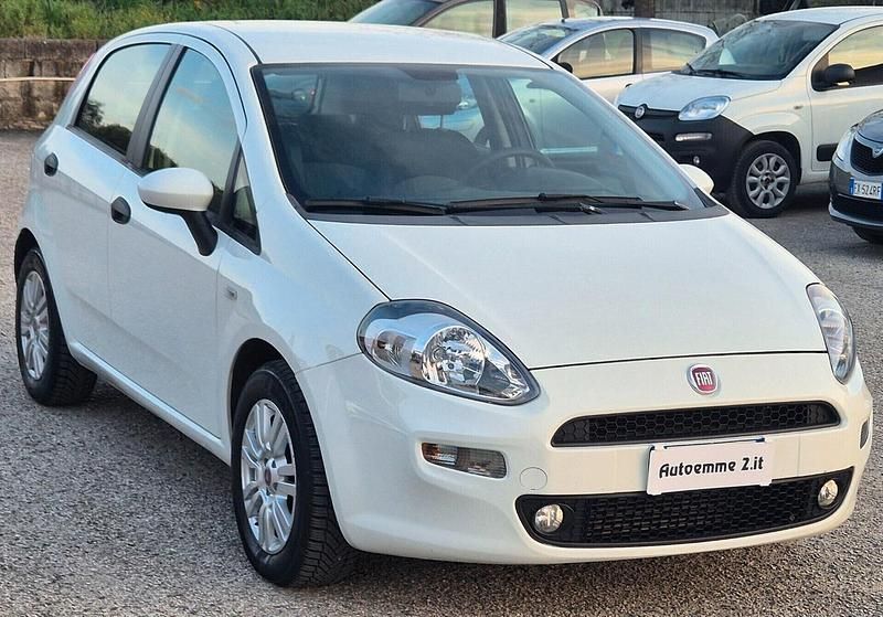 Usata Fiat Punto Street 75 CV (55 kW) 2015 Bianco Utilitaria