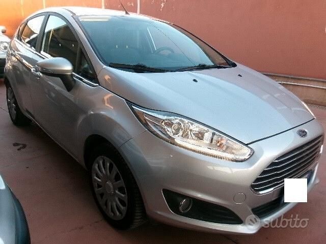 Usata Ford Fiesta Titanium 75 CV (55 kW) 2017 Grigio Berlina