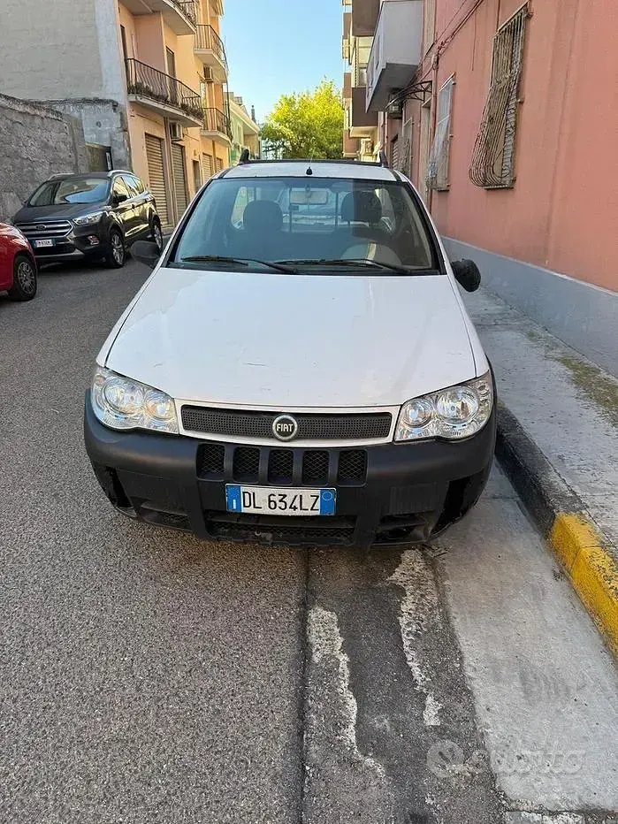 Usata Fiat Strada 95 CV (69 kW) 2007 Pick-up
