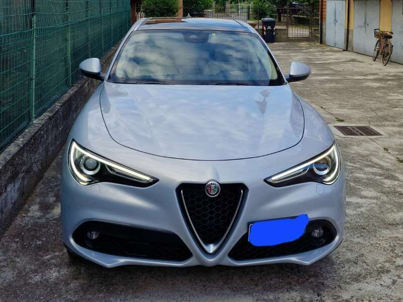 Usato 2022 Alfa Romeo Stelvio 2.1 Diesel 209 CV (50.000 €)