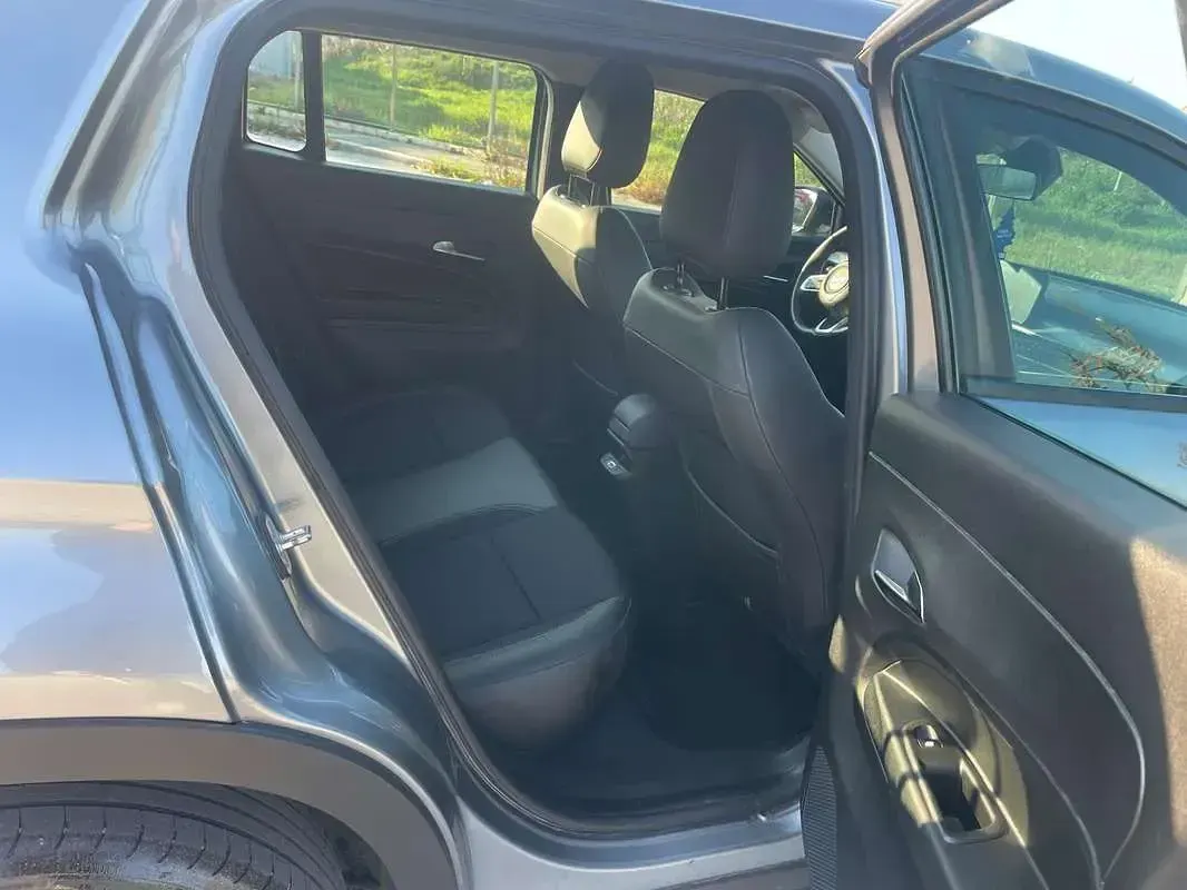 Begagnad Jeep Avenger Altitude 101 HK (74 kW) 2025 Grå SUV