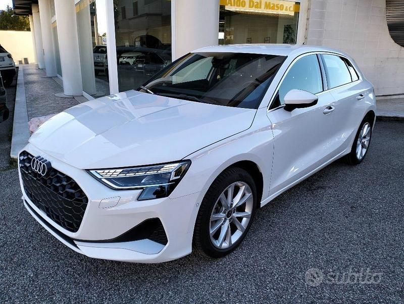 Usata Audi A3 Advanced 116 CV (85 kW) 2024 Bianco pastello Berlina