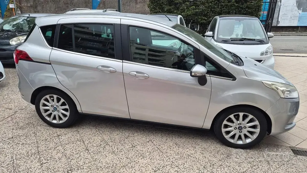 Usata Ford B-MAX 100 CV (73 kW) 2015 Grigio Monovolume