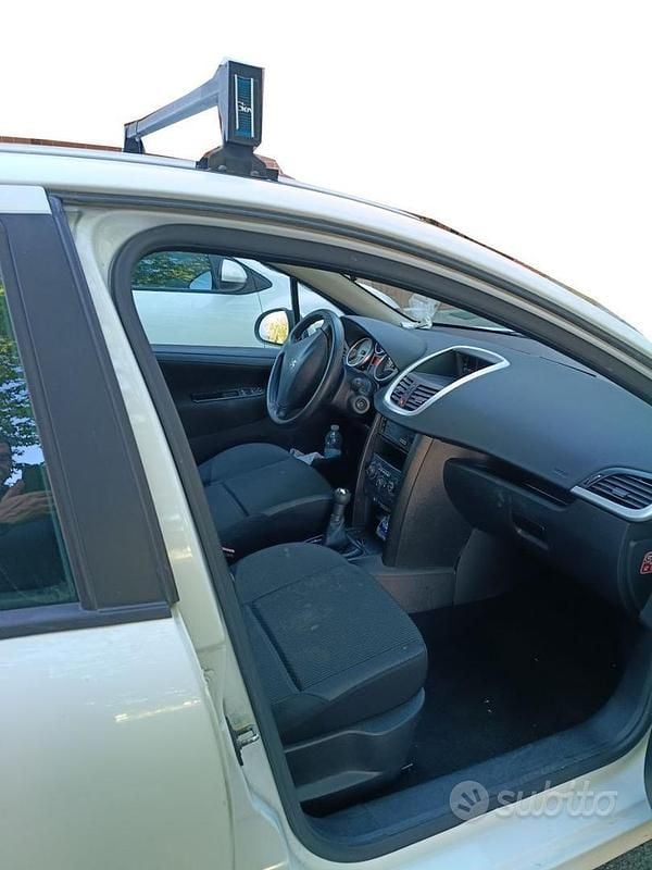 Usata Peugeot 207 2010 Bianco Berlina