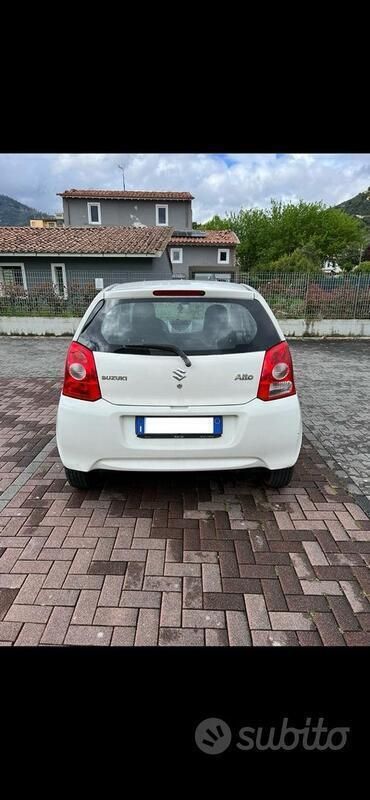 Usata Suzuki Alto 68 CV (50 kW) 2010 Bianco Utilitaria