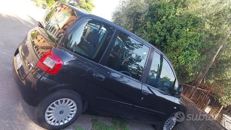 Usata Fiat Multipla 120 CV (88 kW) 2006 Nero Monovolume