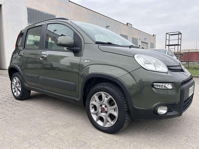 Usata Fiat Panda 4x4 Trekking 75 CV (55 kW) 2013 Verde Utilitaria