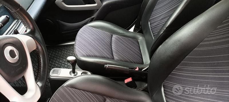 Usata 2011 Smart ForTwo Coupé Coupé | 5500 € (Buon prezzo) - Immagine 1/4
