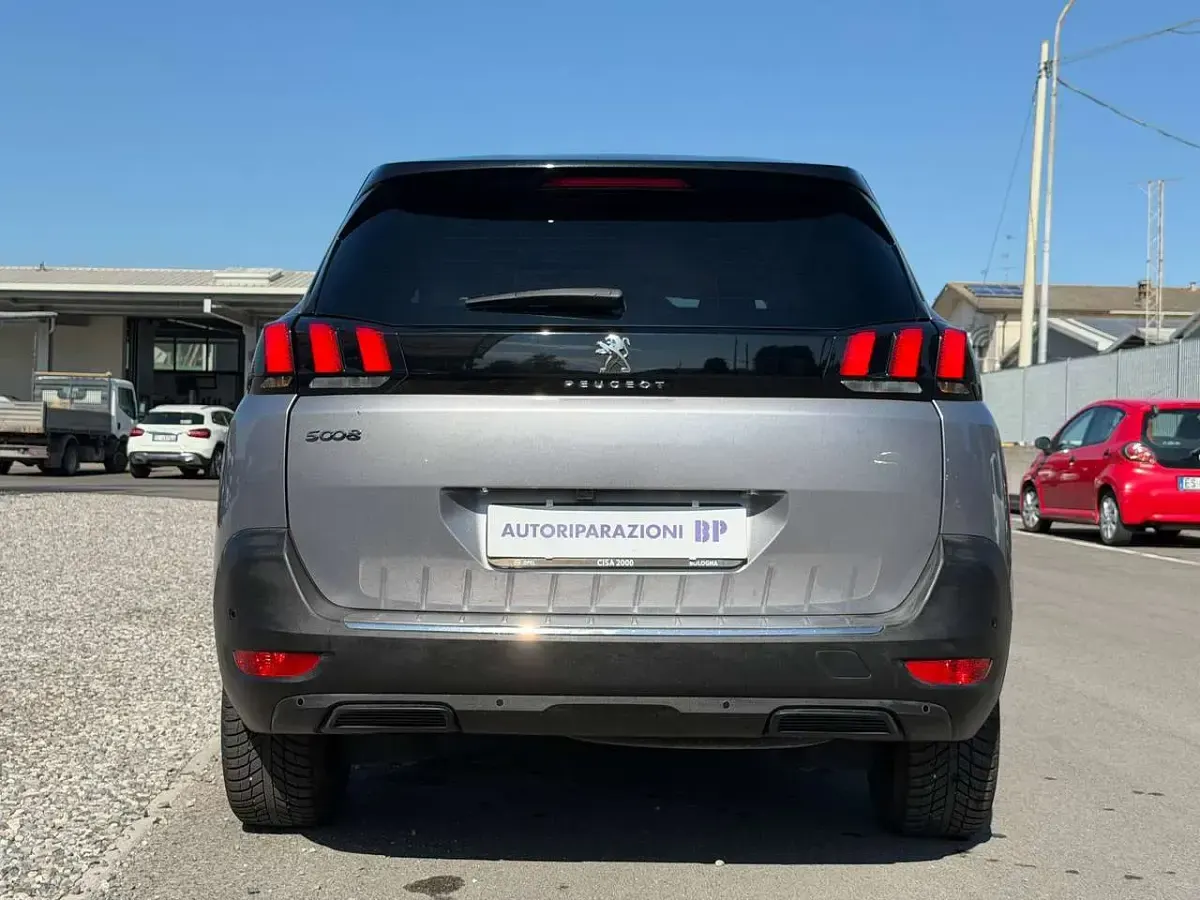 Usata Peugeot 5008 Allure 131 CV (96 kW) 2019 Grigio SUV