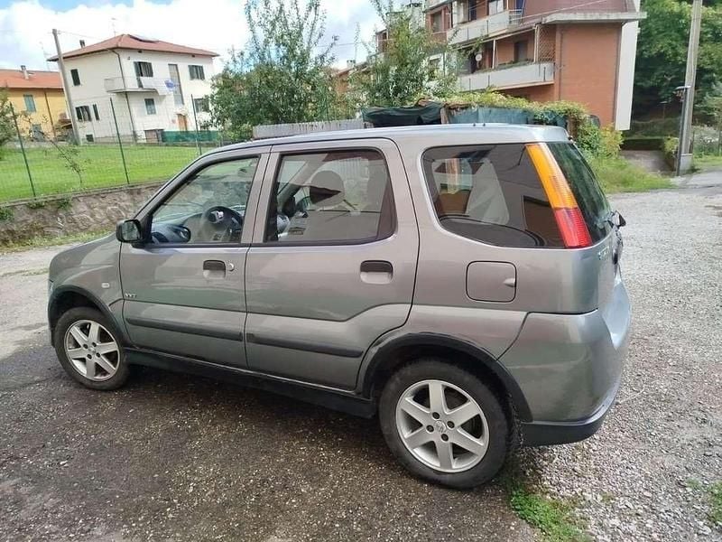 Usata Suzuki Ignis GL 99 CV (72 kW) 2005 Grigio SUV