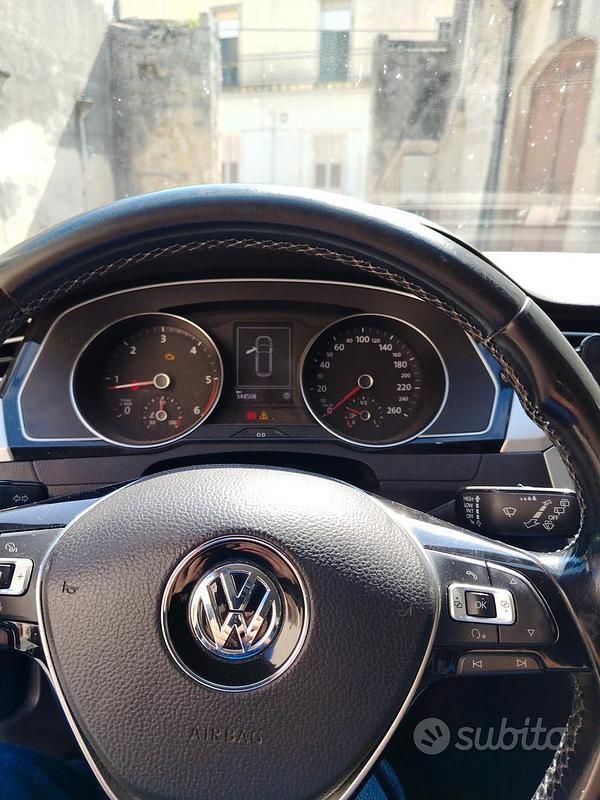 Usata VW Passat 120 CV (88 kW) 2015 Nero Station wagon