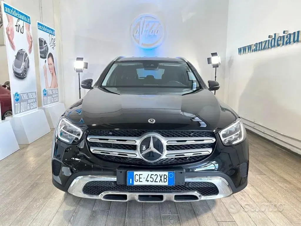 Usata Mercedes GLC200 Business 163 CV (119 kW) 2021 Nero metallizzato SUV
