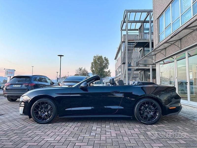 Usata Ford Mustang 290 CV (213 kW) 2019 Nero Cabrio
