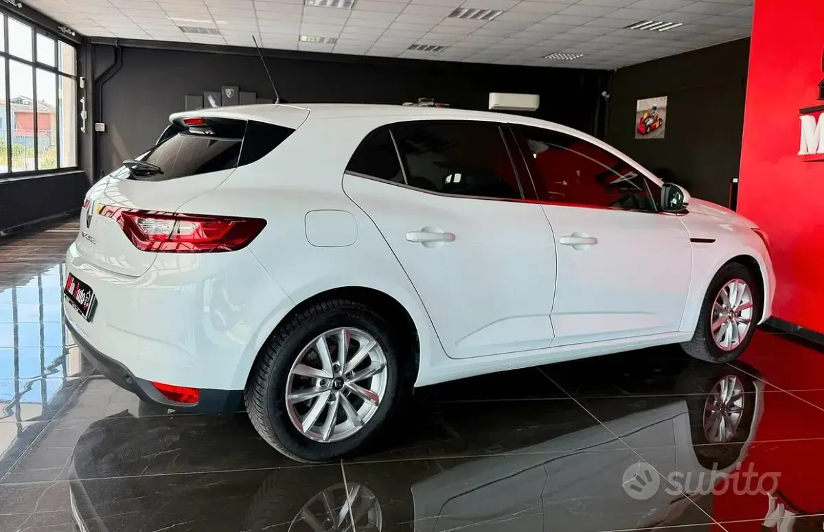 Usata Renault Mégane Business 116 CV (85 kW) 2020 Bianco Berlina