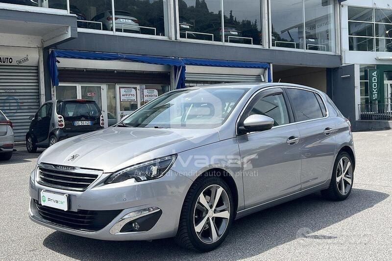 Grigio Usata 2017 Peugeot 308 Allure Due volumi | 7590 € (Ottimo prezzo) - Immagine 1/4