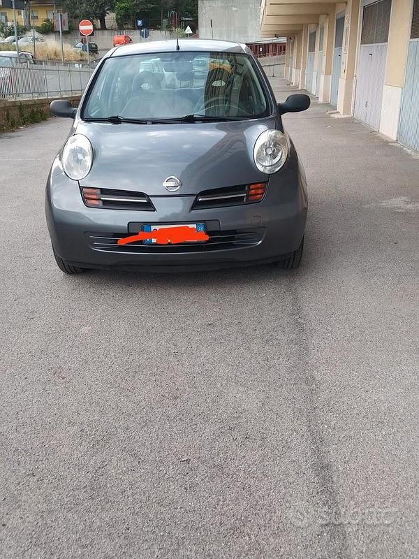 Usata Nissan Micra 65 CV (47 kW) 2003 Grigio Utilitaria