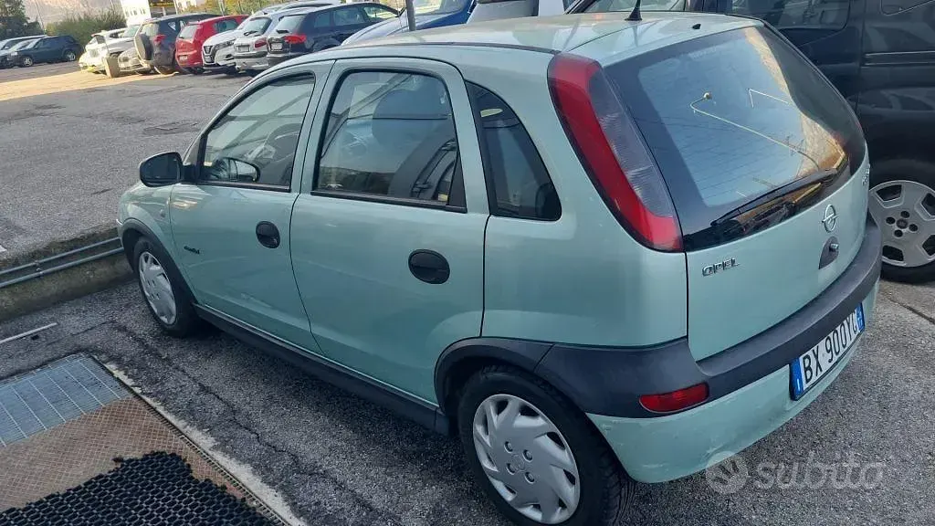 Usata Opel Corsa Club 75 CV (55 kW) 2002 Verde Utilitaria