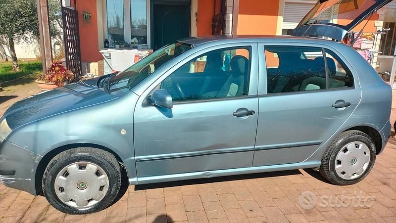Usata Skoda Fabia 2005 Grigio Berlina