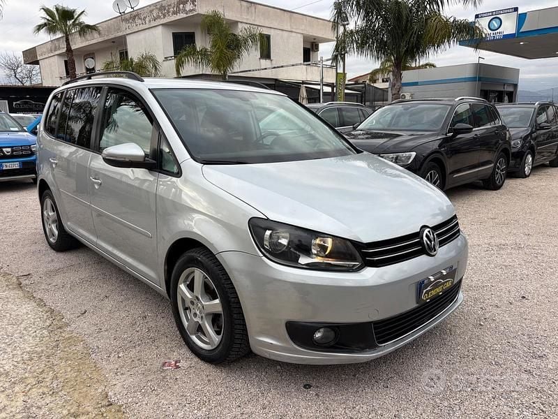 Usata VW Touran Comfortline 105 CV (77 kW) 2012 Grigio Monovolume