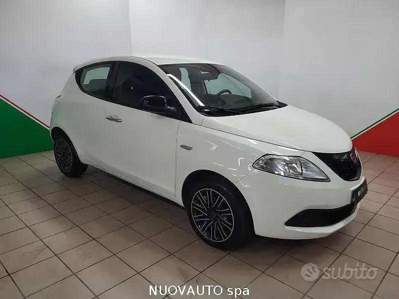 Usata Lancia Ypsilon S 69 CV (50 kW) 2024 Bianco Utilitaria