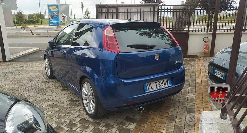 Usata Fiat Punto 119 CV (87 kW) 2007 Blu Berlina