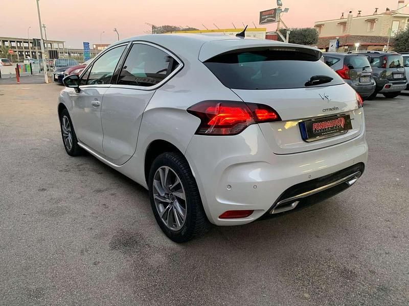 Usata Citroën DS4 Chic 111 CV (81 kW) 2012 Bianco Utilitaria
