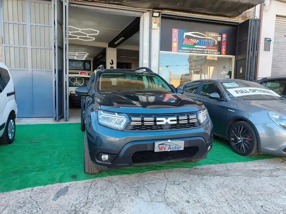 Usata Dacia Duster Expression 116 CV (85 kW) 2024 Grigio SUV