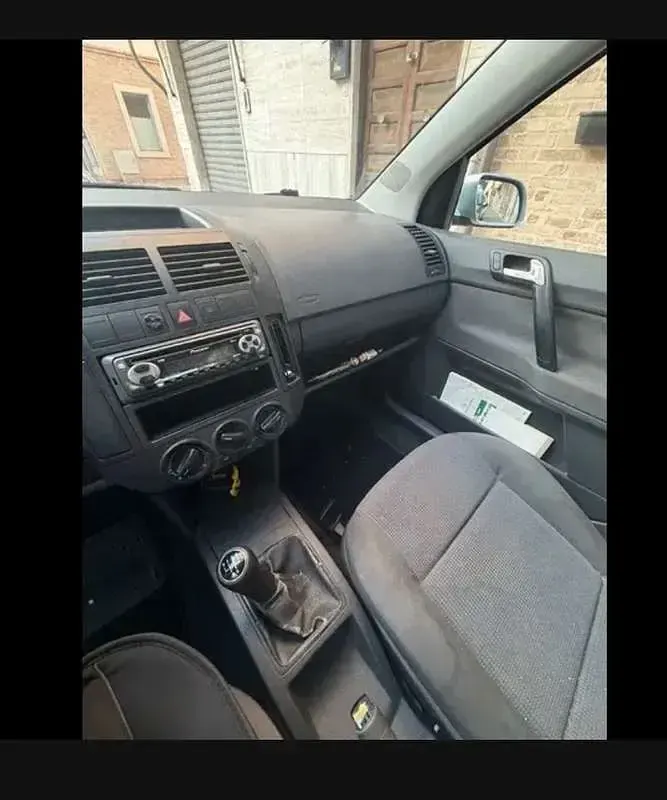 Usata VW Polo Trendline 64 CV (47 kW) 2003 Grigio Utilitaria
