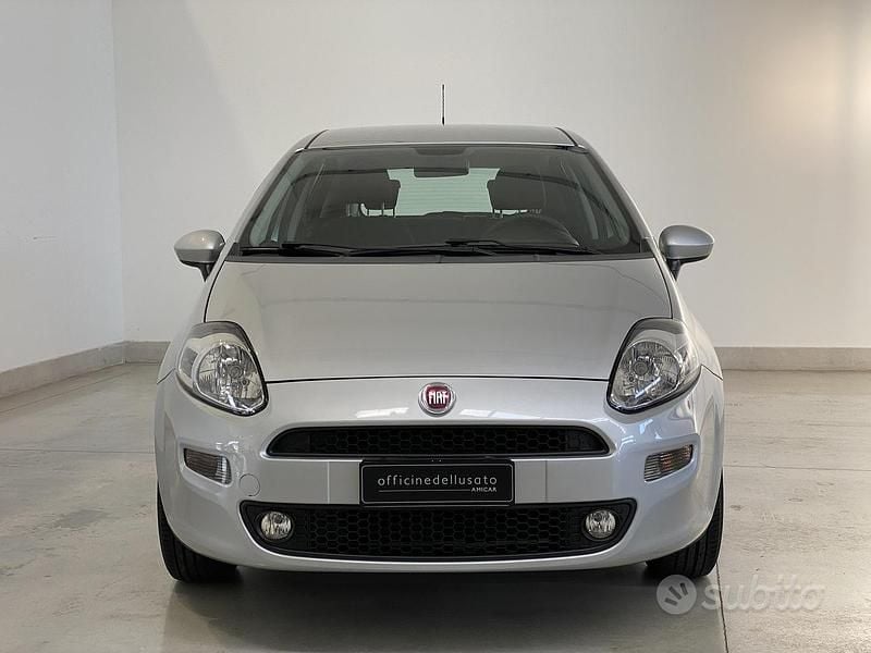 Brugt Fiat Punto Lounge 78 HK (57 kW) 2017 Sølv Sedan