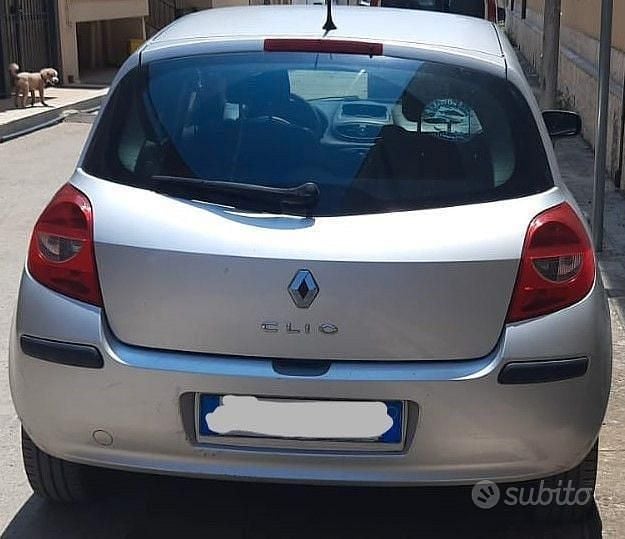 Usata Renault Clio III 86 CV (63 kW) 2006 Grigio Berlina