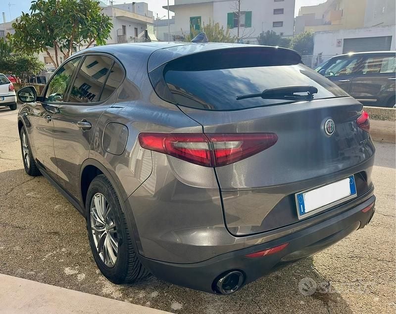 Usata Alfa Romeo Stelvio Business 160 CV (117 kW) 2019 Grigio SUV
