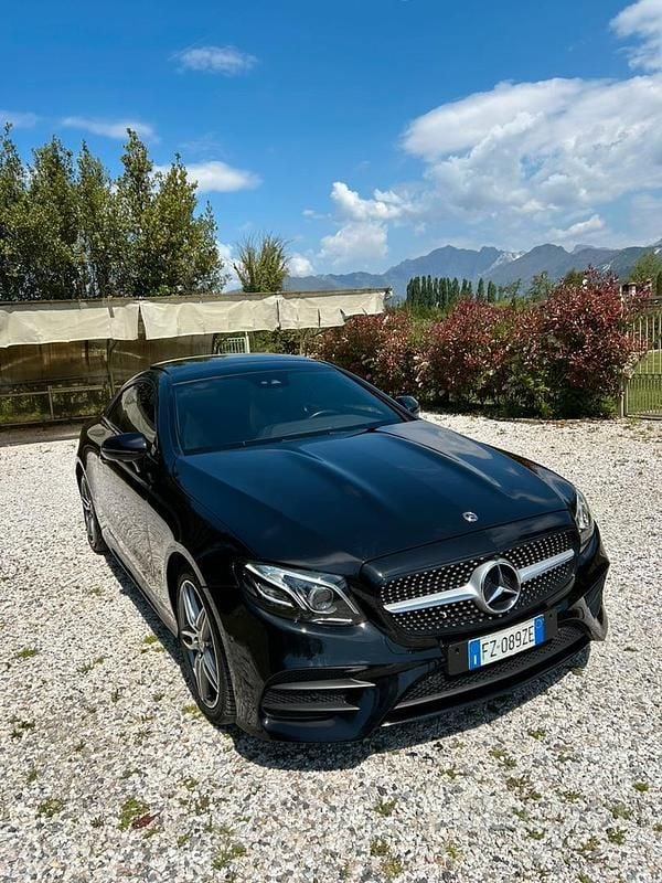 Usata Mercedes E220 194 CV (142 kW) 2020 Nero Coupé