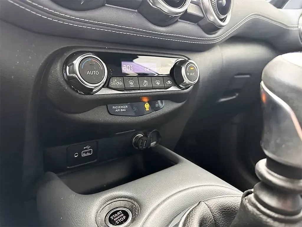 Usata Nissan Juke Acenta 114 CV (83 kW) 2023 Ceramic grey SUV