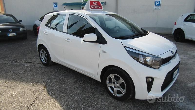Gebraucht Kia Picanto Active 67 PS (49 kW) 2018 Weiß Kleinwagen