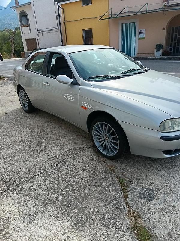Usata Alfa Romeo 156 144 CV (105 kW) 2000 Grigio Berlina