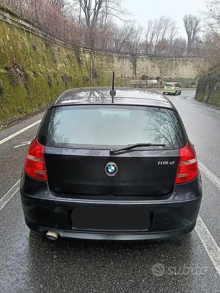 Usata BMW 118 143 CV (105 kW) 2008 Nero Utilitaria