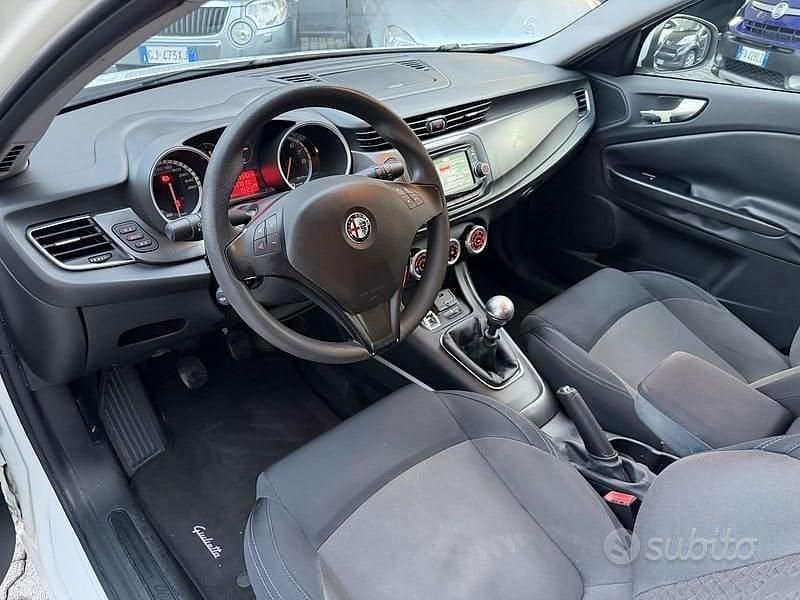 Usata Alfa Romeo Giulietta Progression 105 CV (77 kW) 2013 Bianco Utilitaria