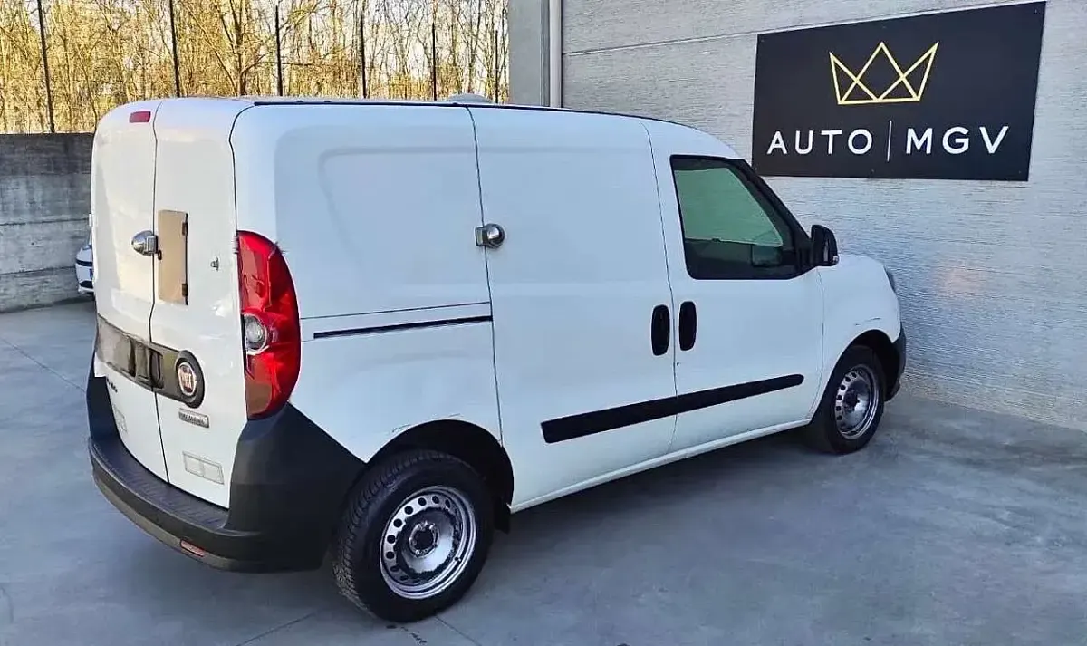 Usata Fiat Doblò Lounge 105 CV (77 kW) 2020 Bianco Monovolume
