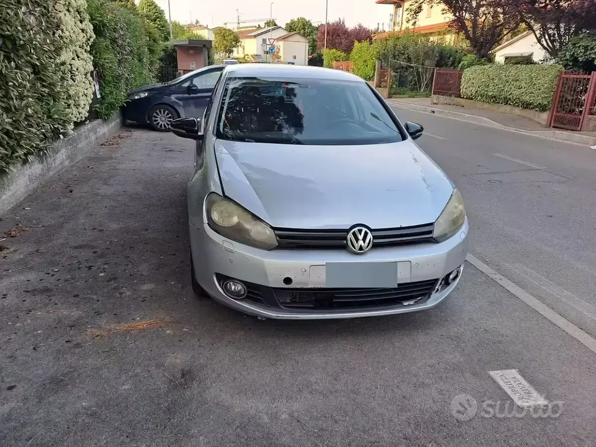 Second-hand VW Golf VII 105 CP (77 kW) 2013 Gri Berlinǎ