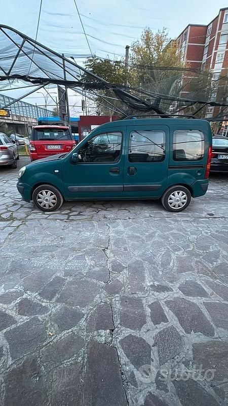 Usata Renault Kangoo Luxe 95 CV (69 kW) 2007 Verde Monovolume