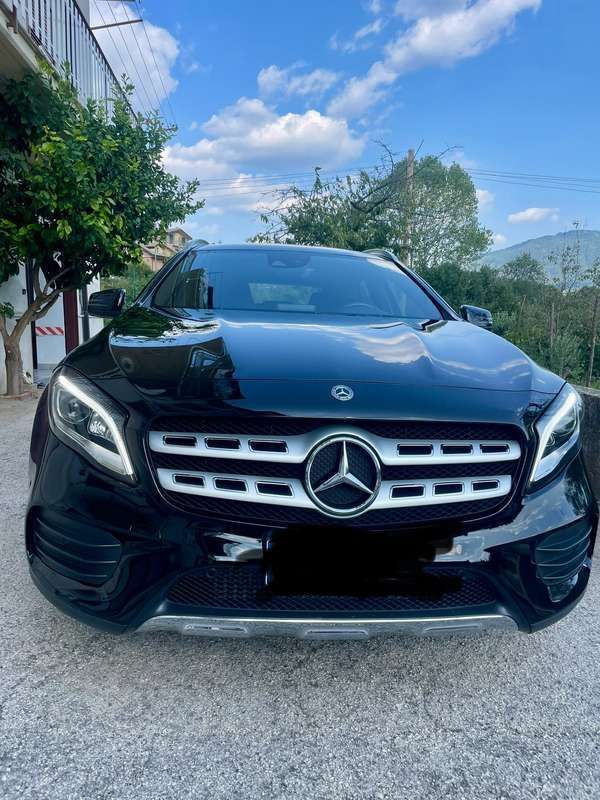 Usata 2018 Mercedes GLA200 Premium SUV | 23.900 € (Cara) - Immagine 1/4