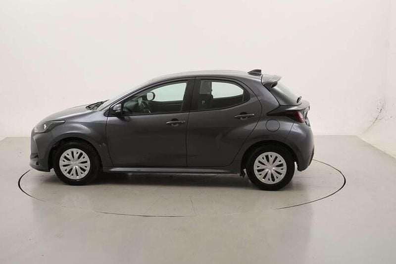 Usata Toyota Yaris Hybrid Business Edition 116 CV (85 kW) 2022 Grigio Utilitaria