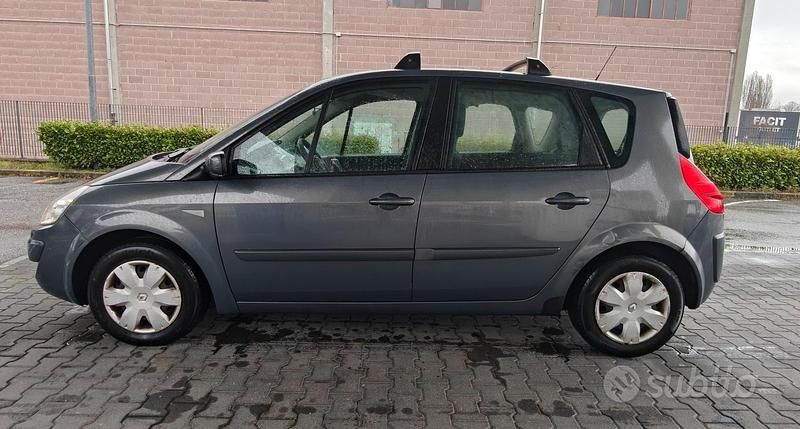 Usata Renault Scénic II 86 CV (63 kW) 2007 Blu Monovolume