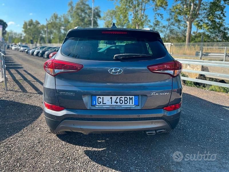 Usata Hyundai Tucson Comfort 136 CV (100 kW) 2016 Grigio SUV